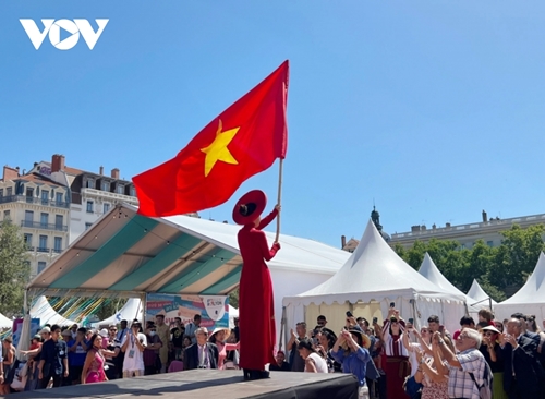 Vietnam attends Fetes Consulaires in Lyon